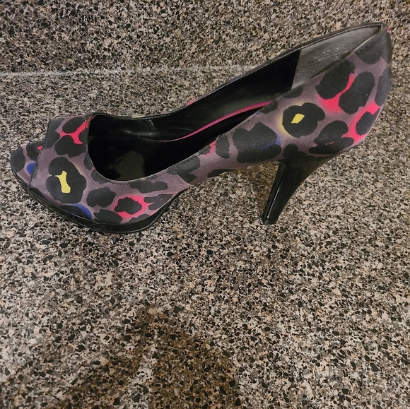 Nine West Size 8 - Picture 3 of 6